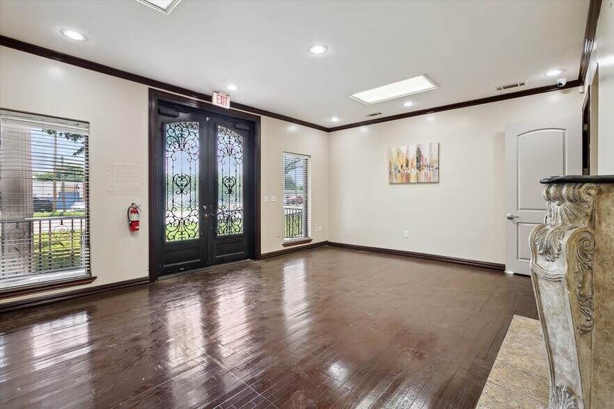 More Photos Of 3403 N Beach St, Fort Worth Medical For Lease