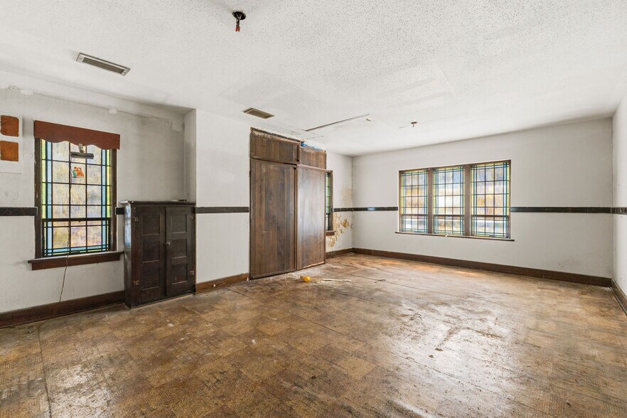 More Photos Of 350 E Tulane Rd, Columbus Religious Facility For Sale