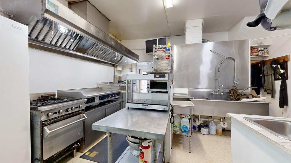 More Photos Of 695 Lisbon St, Lisbon Restaurant For Sale