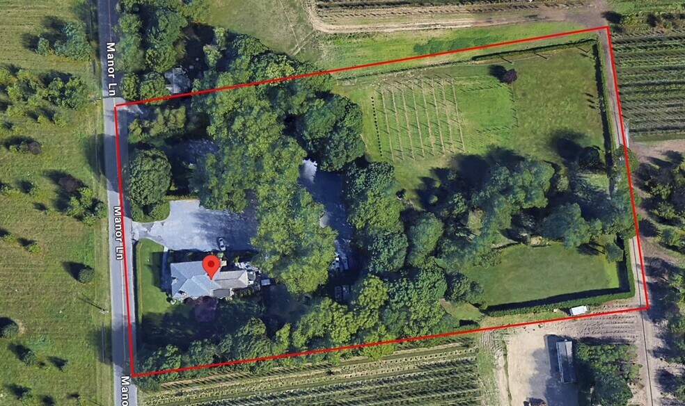More Photos Of 370 Manor Ln, Jamesport Restaurant For Sale