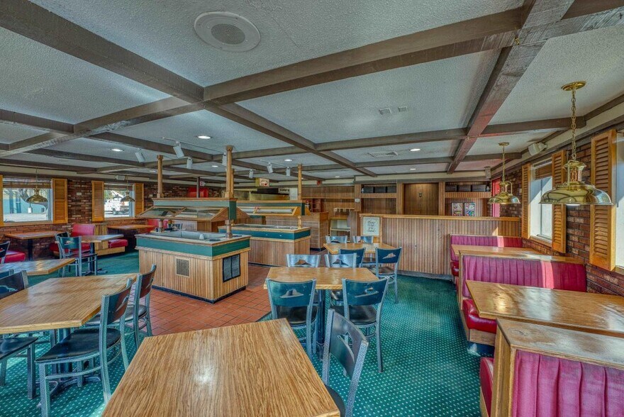 More Photos Of 238 Meadow St, Littleton Freestanding For Sale