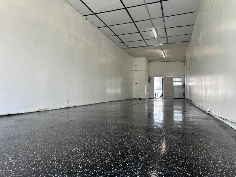 More Photos Of 5300-5328 Long Beach Blvd, Long Beach Storefront Retail Office For Lease