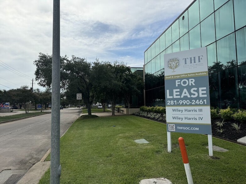 More Photos Of 1880 S Dairy Ashford Rd, Houston Office Residential For Lease