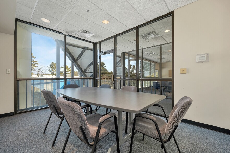 More Photos Of 41 Simon St, Nashua Flex For Lease