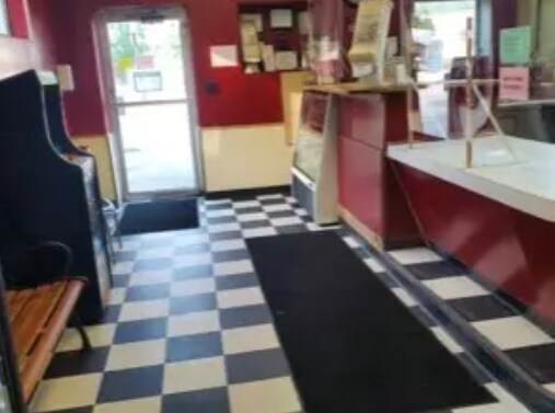 More Photos Of 1861 Youngstown Rd SE, Warren Restaurant For Sale