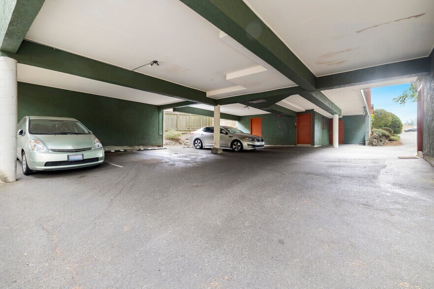 More Photos Of 712 N 143rd St, Seattle Apartments For Sale
