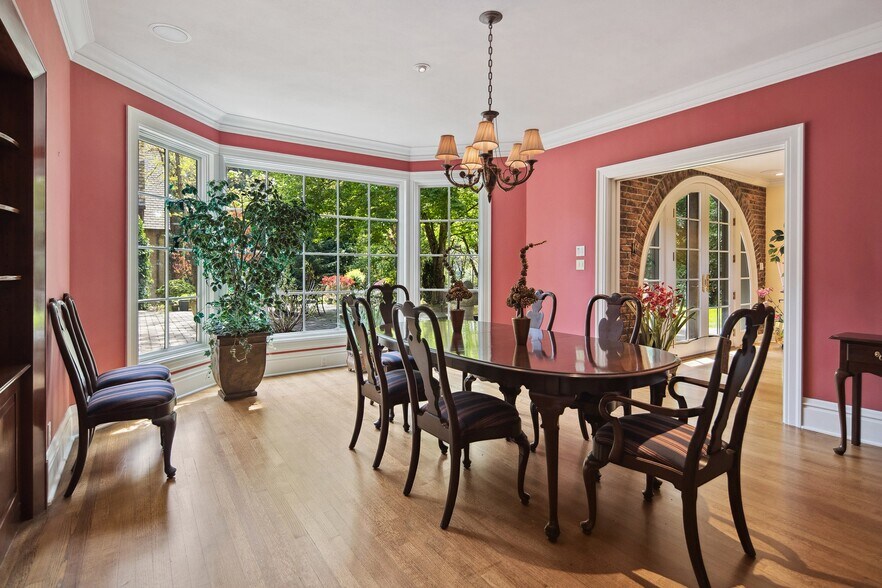 More Photos Of 1500 SE Waverly Dr, Portland Office Residential For Sale