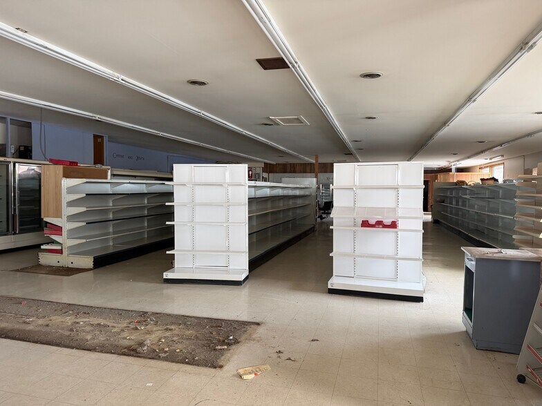 More Photos Of 156 S Flynn Rd, Westville Storefront For Lease