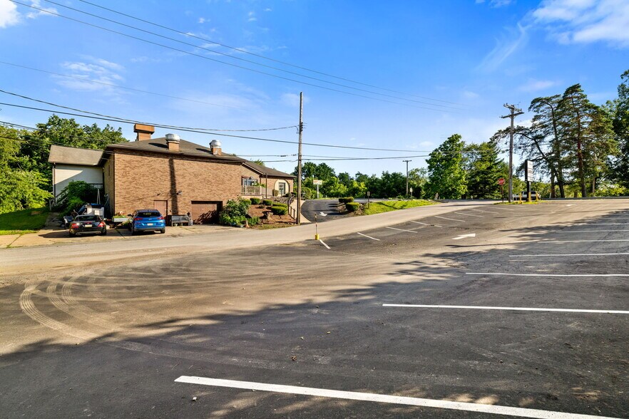 More Photos Of 2001 E Washington St, New Castle Restaurant For Sale