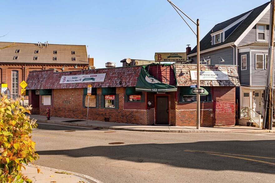 Primary Photo Of 142 Cross St, Somerville Restaurant For Sale
