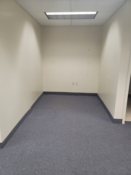 More Photos Of 3600 Brecksville Rd, Richfield Light Distribution For Lease