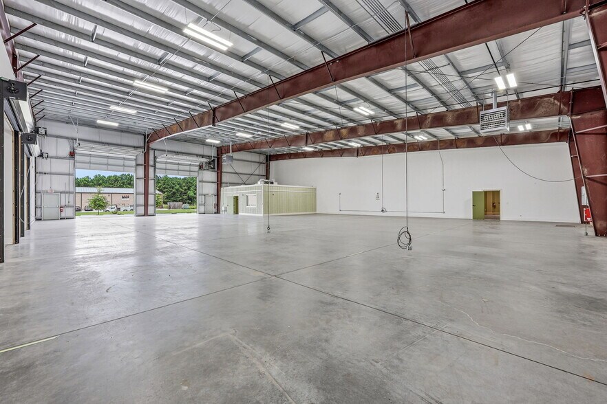 More Photos Of 3663 Southland Dr, Flowery Branch Warehouse For Sale
