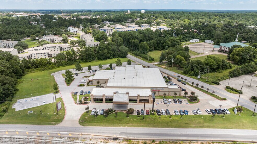 More Photos Of 540 Interstate 45 S, Huntsville Medical For Lease