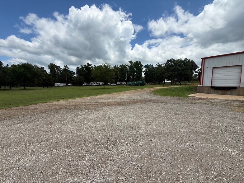 More Photos Of 17650 Texas 19, Montalba Auto Repair For Sale