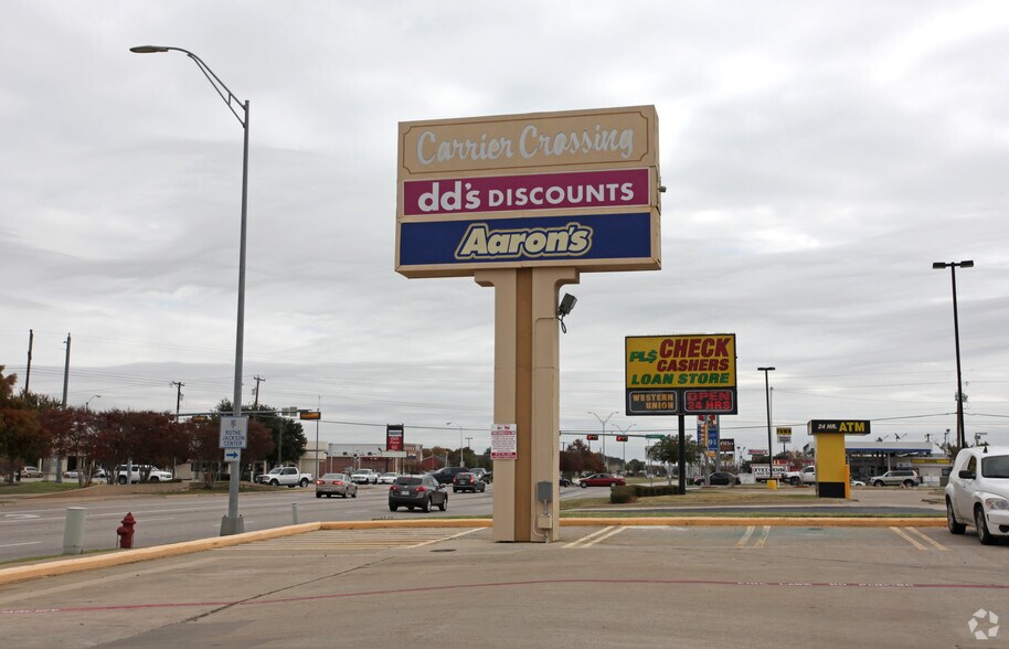 More Photos Of 817 W Pioneer Pky, Grand Prairie Unknown For Lease