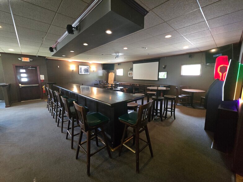 More Photos Of 78 Franklin St, Auburn Restaurant For Sale