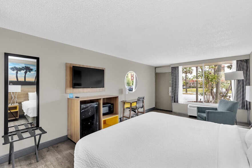 More Photos Of 3755 Cheney Hwy, Titusville Hotel For Sale