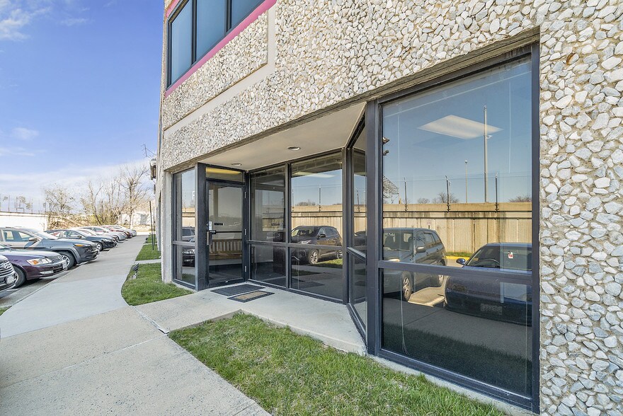 More Photos Of 8390 Terminal Rd, Lorton Flex For Sale