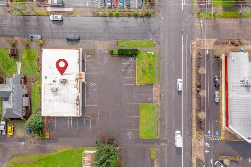 More Photos Of 1590 12th St SE, Salem Freestanding For Lease