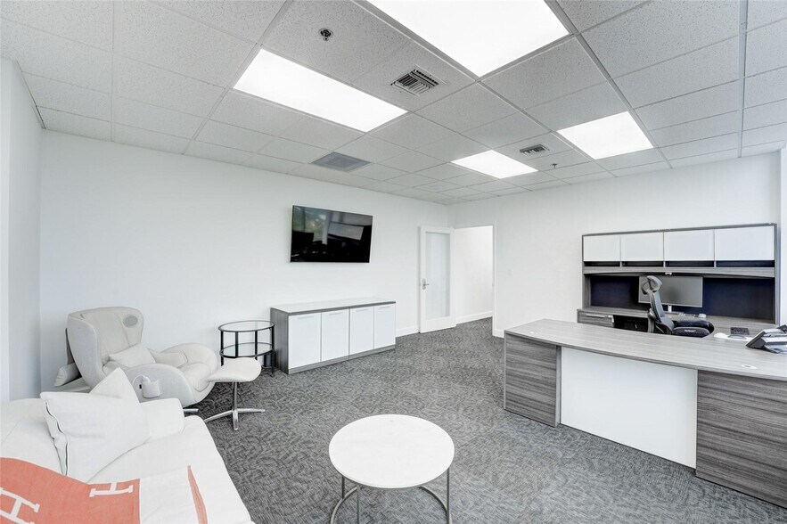 More Photos Of 2455 E Sunrise Blvd, Fort Lauderdale Loft Creative Space For Sale