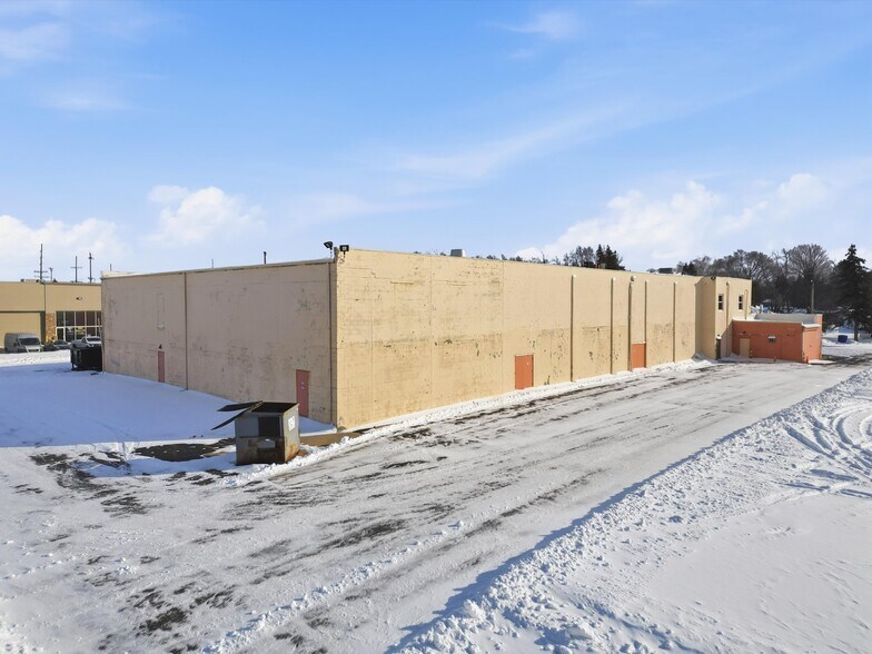 More Photos Of 5640 Williams Lake Rd, Waterford Township Light Manufacturing For Sale