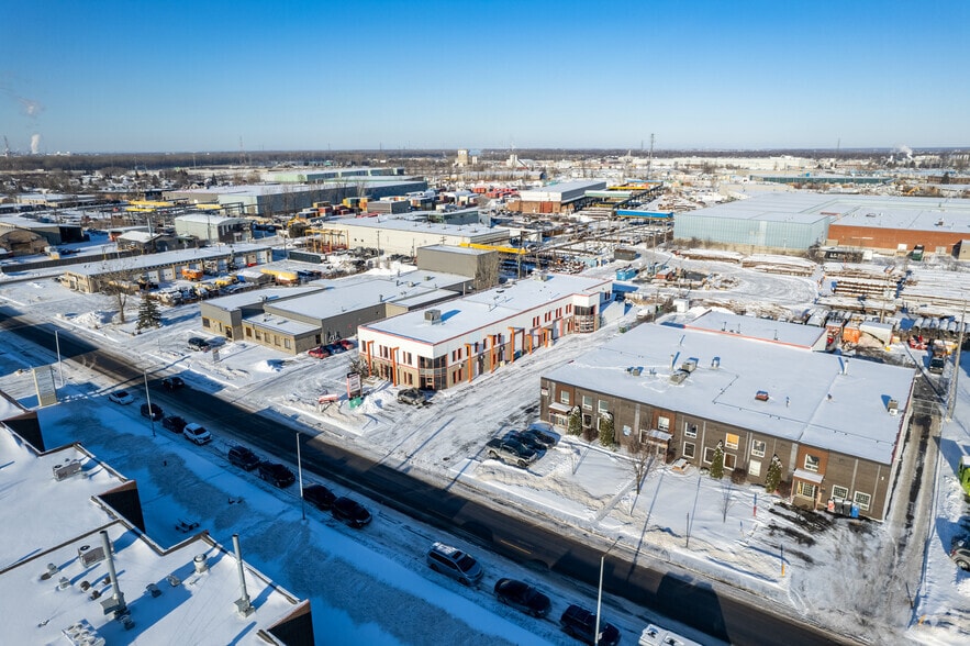 More Photos Of 605 Boul Guimond, Longueuil Warehouse For Sale