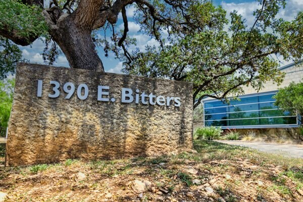 More Photos Of 1390 E Bitters Rd, San Antonio Office For Lease