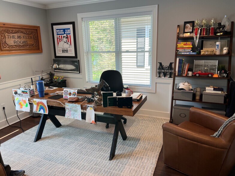 More Photos Of 437 Naubuc Ave, Glastonbury Office For Sale