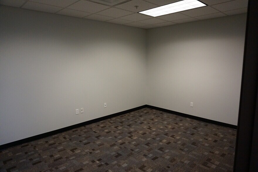 More Photos Of 295 Bradley Blvd, Richland Office For Lease