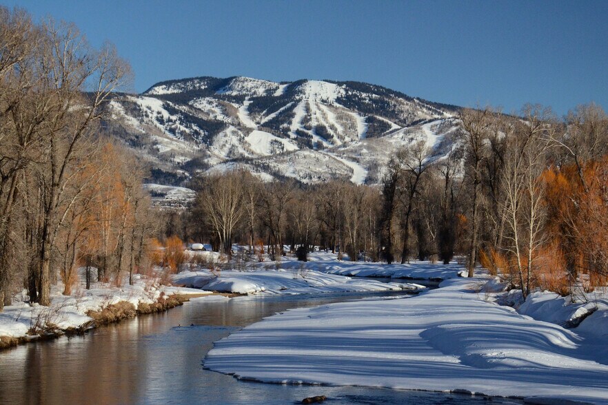 More Photos Of 24 5th St, Steamboat Springs Storefront Retail Office For Sale