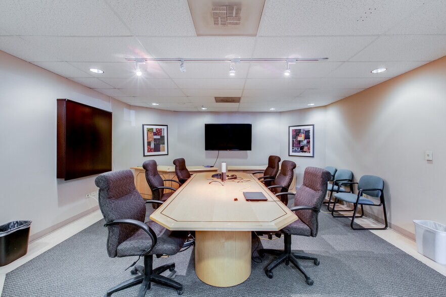 More Photos Of 7399 S Tucson Way, Centennial Flex For Lease