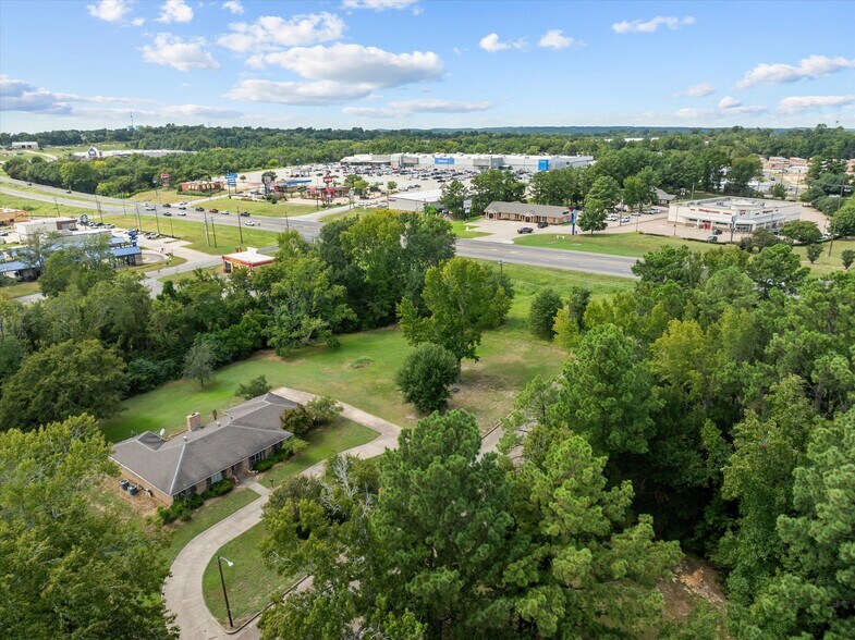 More Photos Of 103 Wesley Dr, Palestine Land For Lease