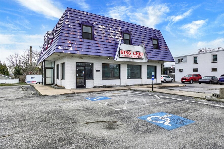 More Photos Of 1938 W Market St, York Freestanding For Sale