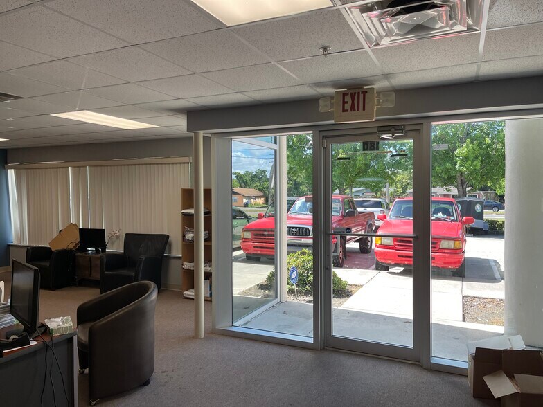 More Photos Of 4333 Silver Star Rd, Orlando Warehouse For Lease