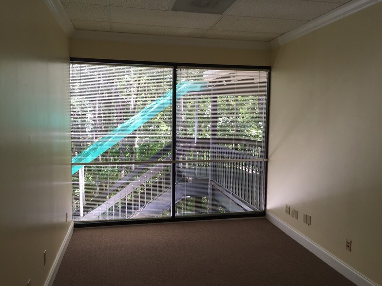 More Photos Of 2301 Park Ave, Orange Park Office For Lease