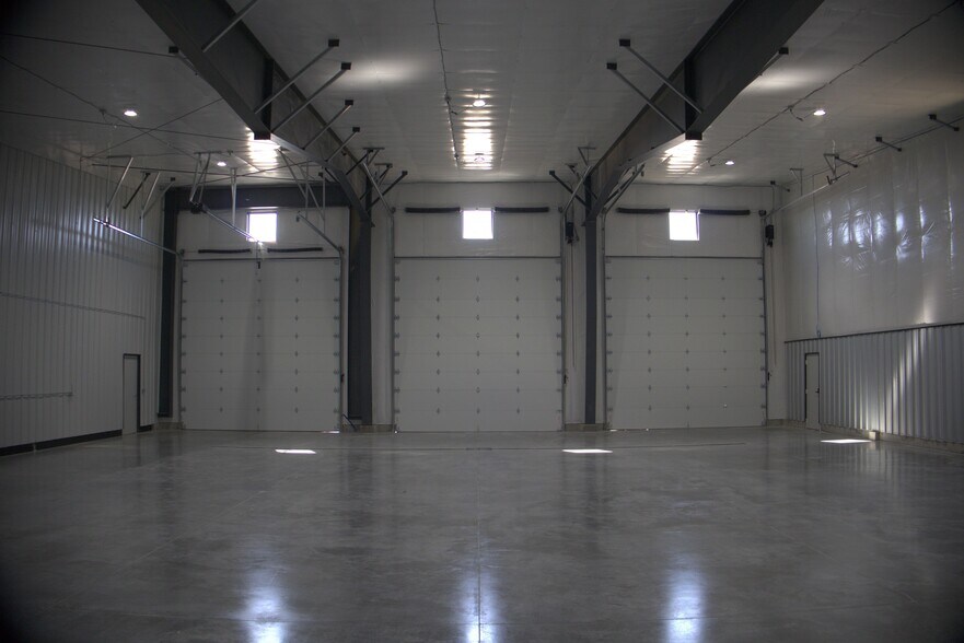 More Photos Of 162 Business Centre Cir, Driggs Warehouse For Lease