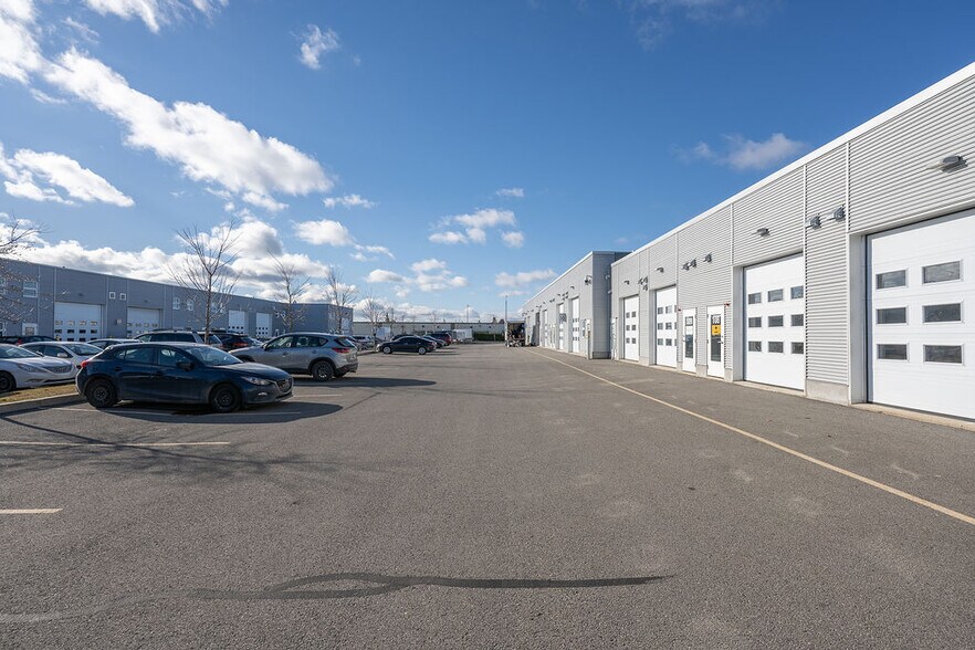 More Photos Of 96-98 Blanchard Rue, Sainte-Thérèse Light Manufacturing For Lease