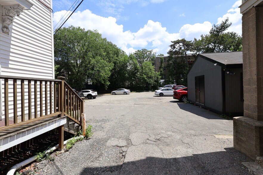 More Photos Of 138-140 Huron Ave, Cambridge Apartments For Sale