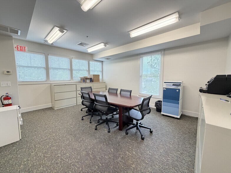 More Photos Of 90 Wall St, Madison Medical For Lease
