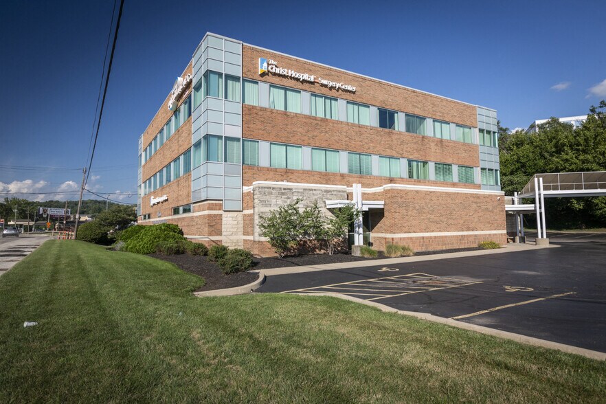 More Photos Of 4850 Red Bank Rd, Cincinnati Medical For Lease