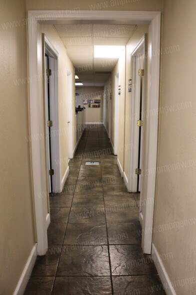 More Photos Of 8225 Normandy Blvd, Jacksonville Medical For Sale