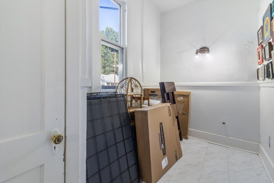 More Photos Of 2282 Central Ave, Memphis Loft Creative Space For Sale