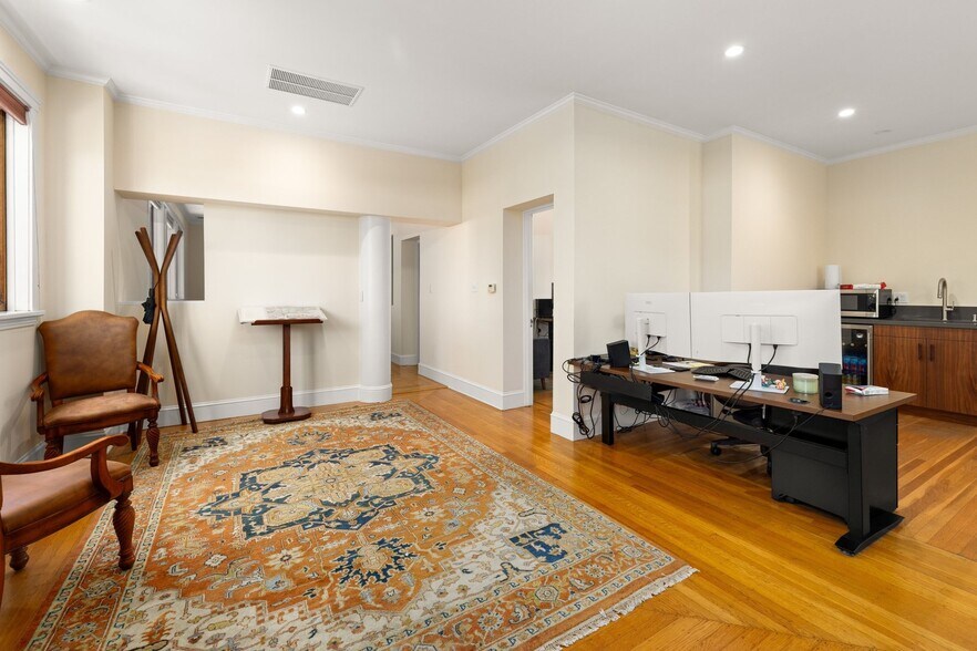 More Photos Of 5500 Doyle St, Emeryville Office For Sale