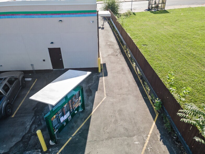 More Photos Of 3610 Page Blvd, Saint Louis Fast Food For Lease