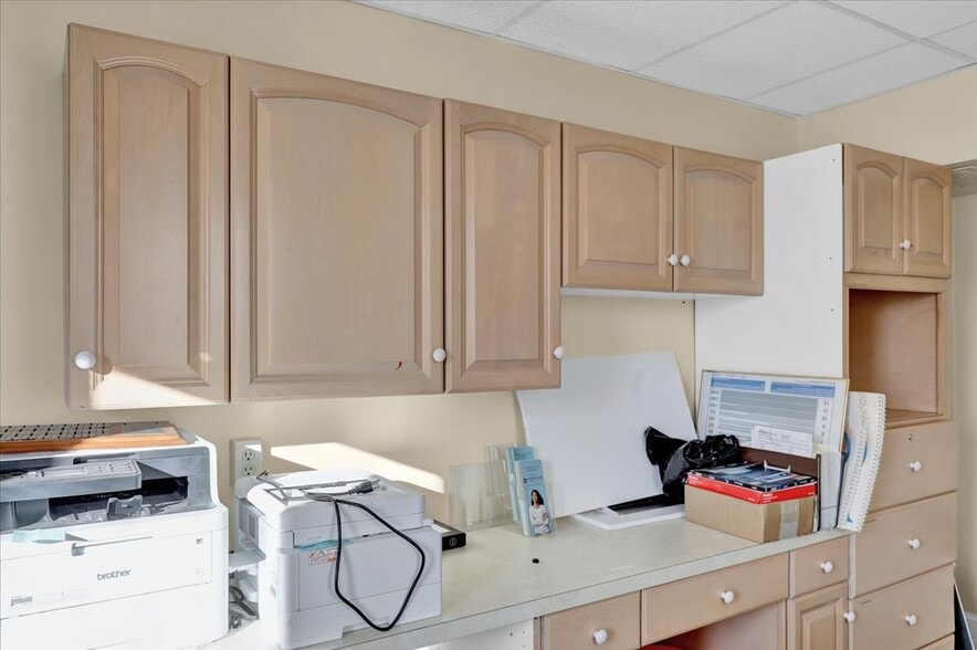More Photos Of 612 Reading Ave, West Reading Office For Sale