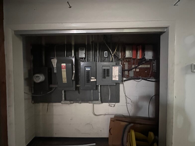 More Photos Of 2315 Stanley Ave, Dayton Light Distribution For Sale