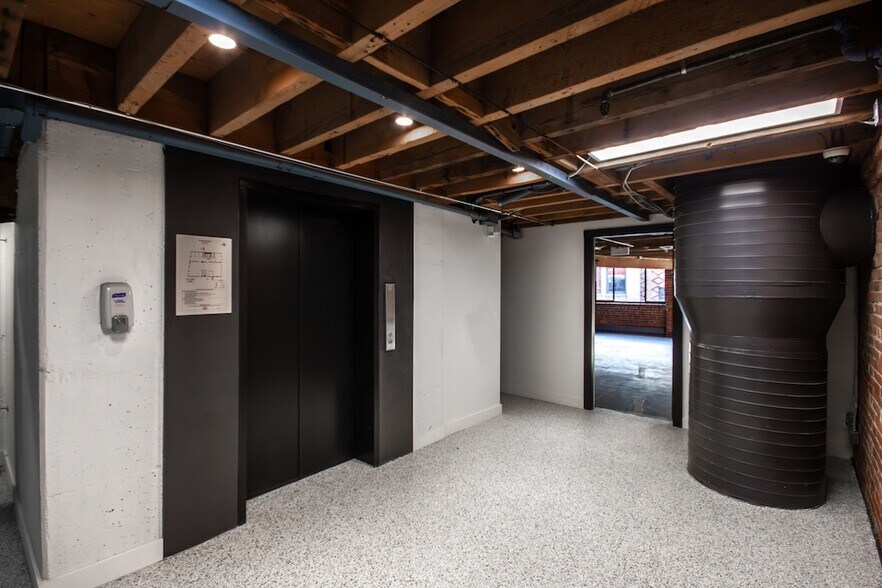 More Photos Of 321 Water St, Vancouver Loft Creative Space For Lease