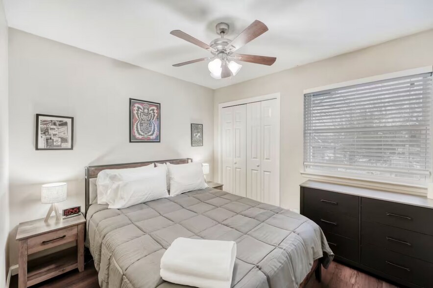 More Photos Of 4903 Merritt Cir, Austin Multifamily For Sale