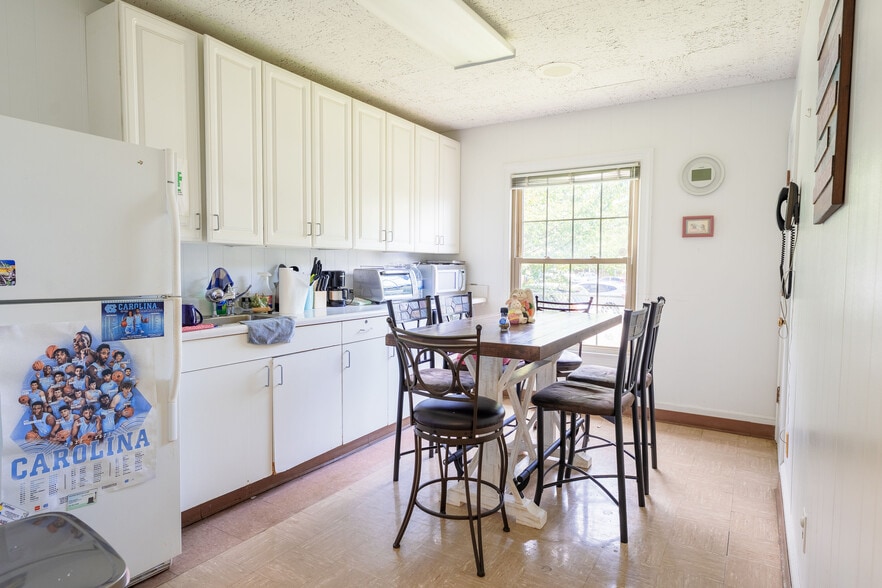 More Photos Of 291 Graham Hopedale Rd, Burlington Medical For Lease