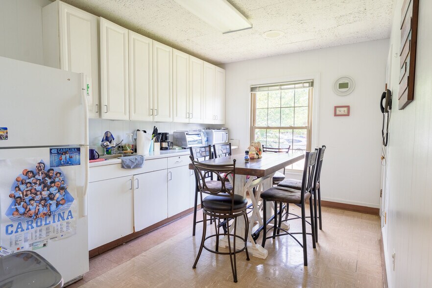 More Photos Of 291 Graham Hopedale Rd, Burlington Medical For Lease